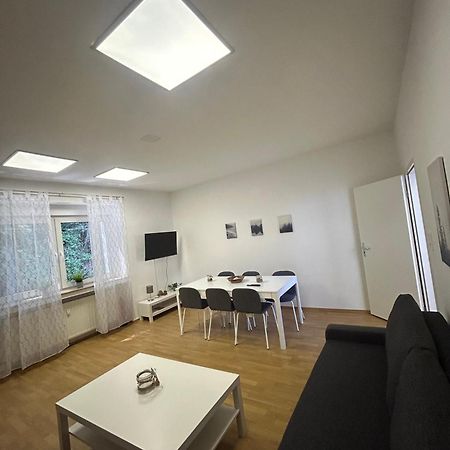 Gemuetliche Ferienwohnung - Voll Ausgestattet, Zentral Aber Ruhig ! Wuppertal Exterior photo