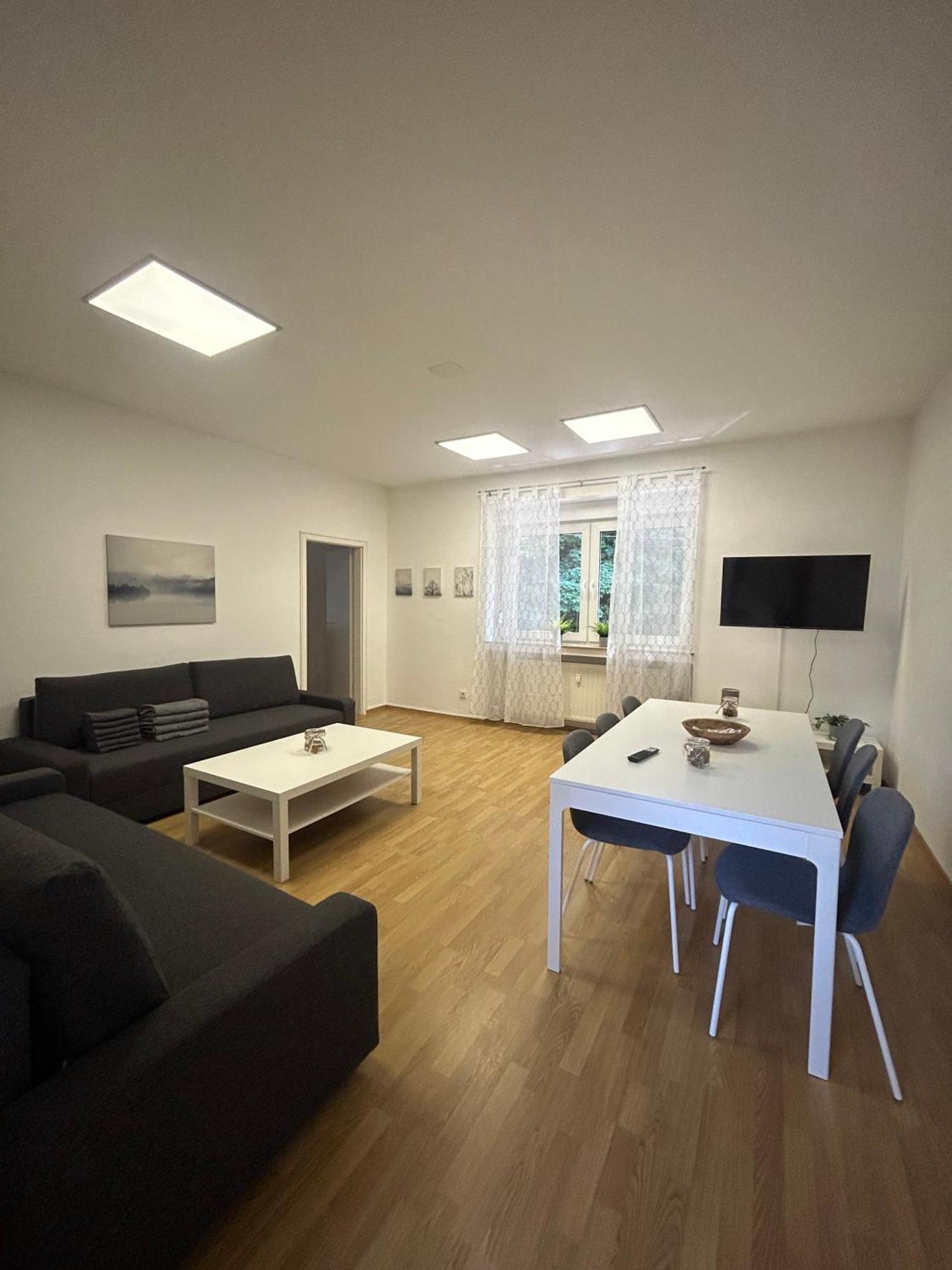 Gemuetliche Ferienwohnung - Voll Ausgestattet, Zentral Aber Ruhig ! Wuppertal Exterior photo
