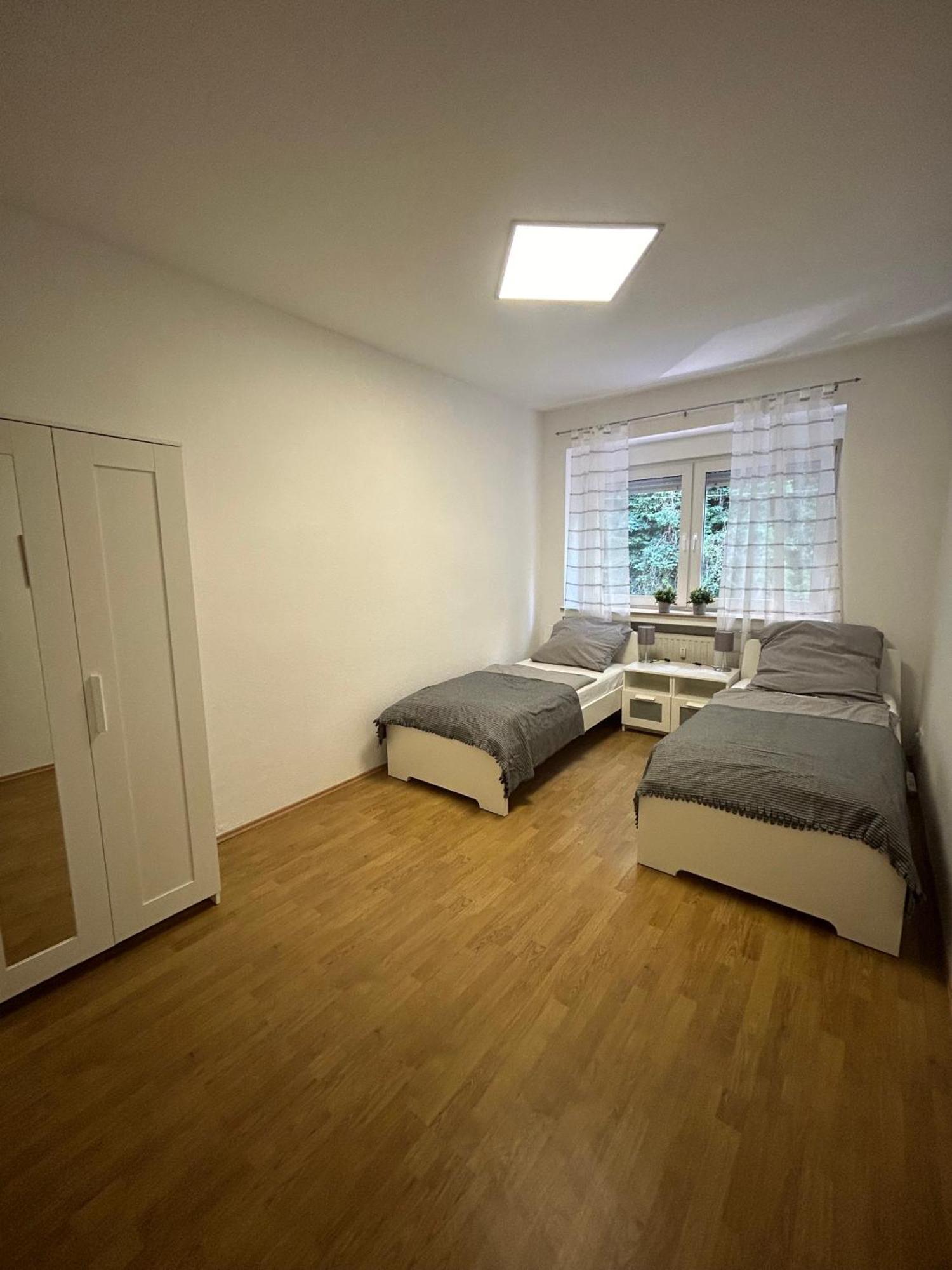 Gemuetliche Ferienwohnung - Voll Ausgestattet, Zentral Aber Ruhig ! Wuppertal Exterior photo