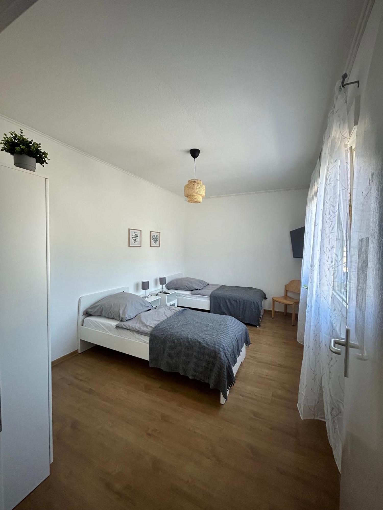 Gemuetliche Ferienwohnung - Voll Ausgestattet, Zentral Aber Ruhig ! Wuppertal Exterior photo