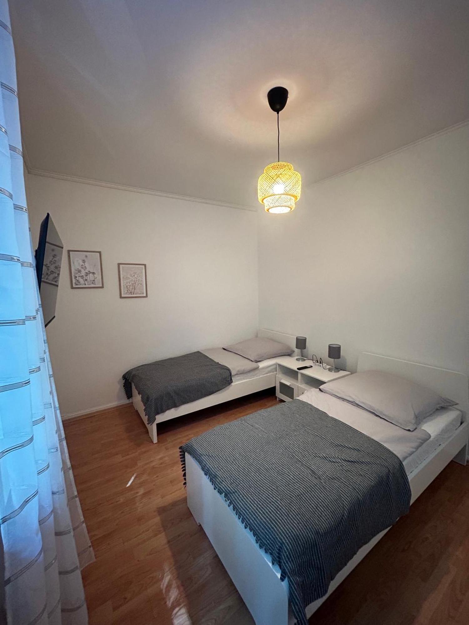 Gemuetliche Ferienwohnung - Voll Ausgestattet, Zentral Aber Ruhig ! Wuppertal Exterior photo