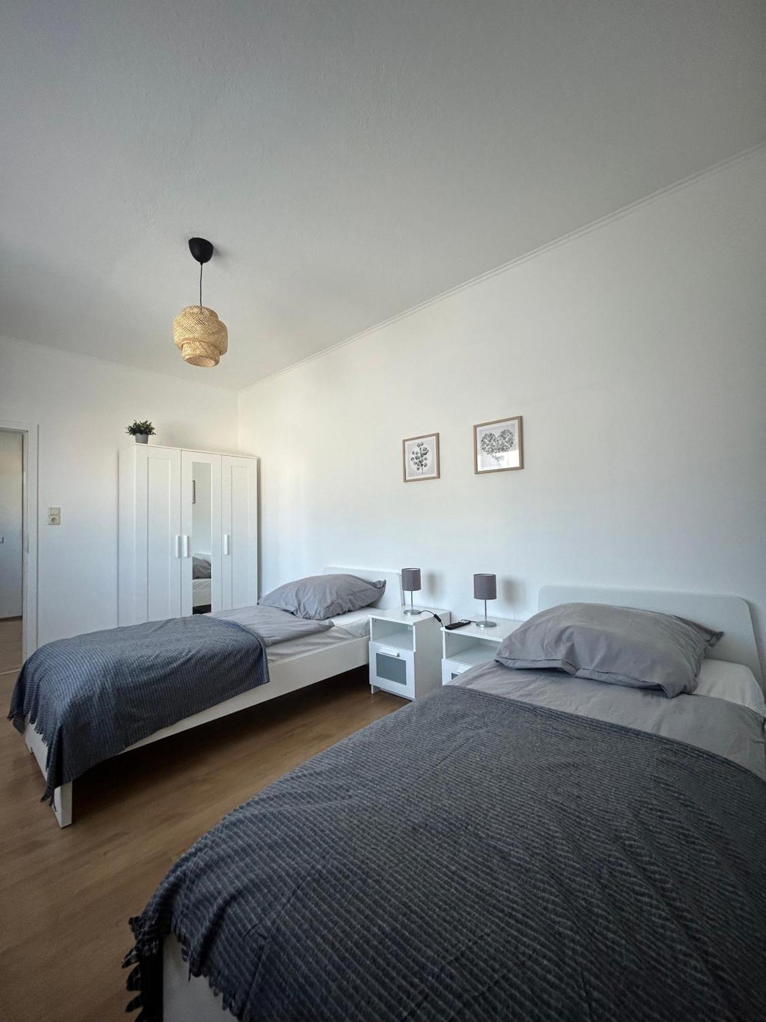 Gemuetliche Ferienwohnung - Voll Ausgestattet, Zentral Aber Ruhig ! Wuppertal Exterior photo